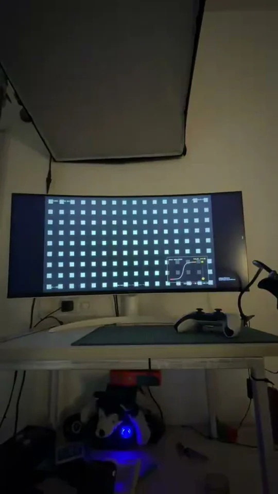 Résumé showreel prompt filmed playing on a desk monitor